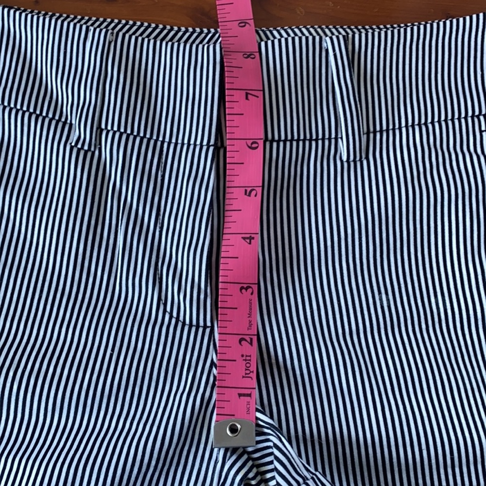 New York & Company striped shorts 0 - Picture 6 of 8